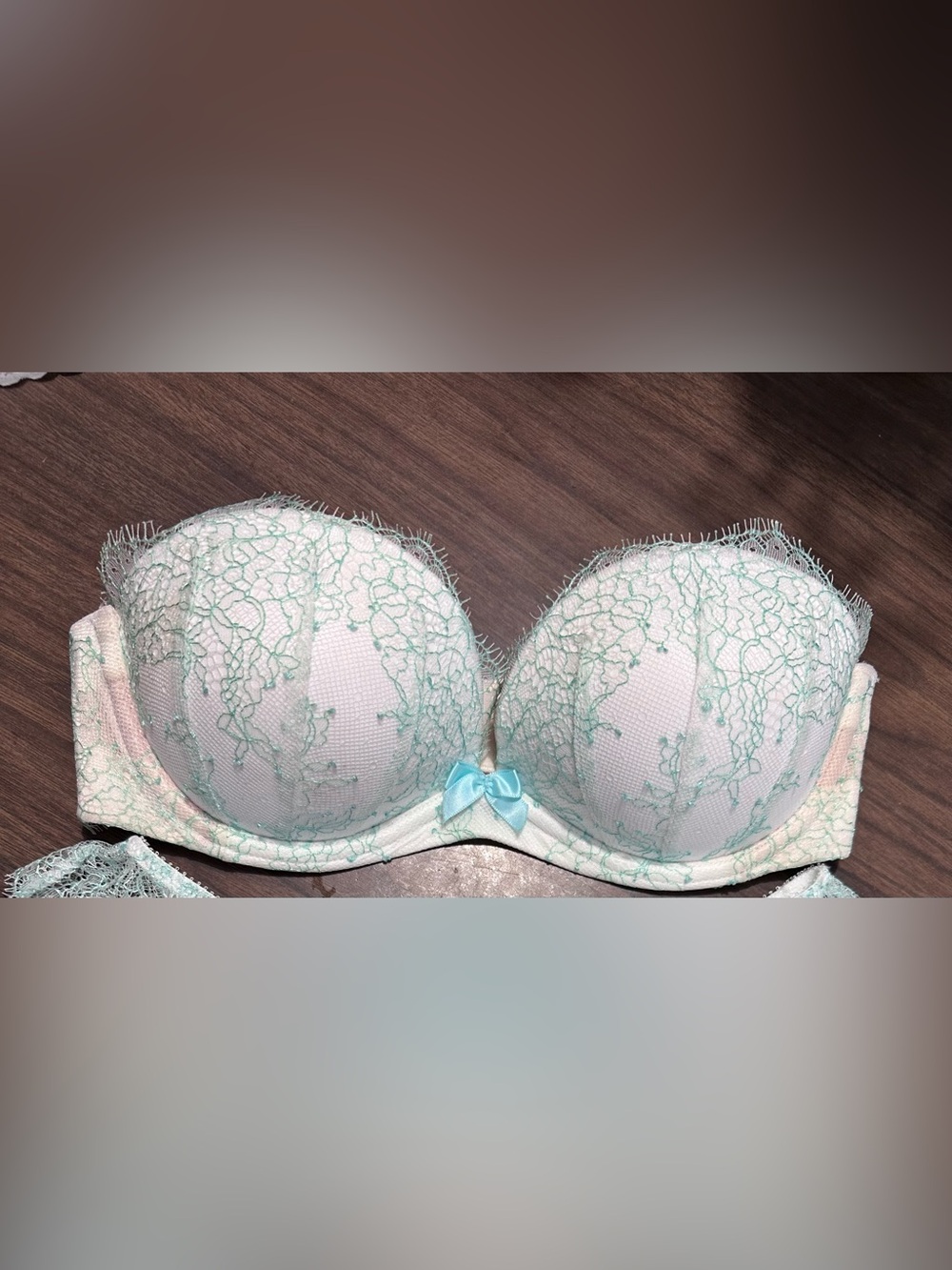 Victoria's Secret Dream Angels Push-Up Bra White with Mint Lace and Satin Bow